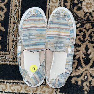 NWOT Sanuk Sidewalk Surfer Women’s Donna St Trail slip on shoes size 9